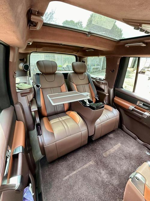 路虎发现4内饰图片(路虎发现4外观)