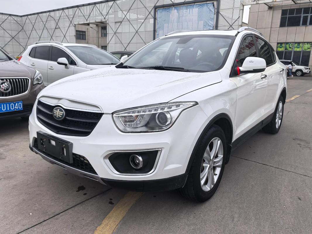 奔腾x80图片大全大图(奔腾x80车身尺寸图片)