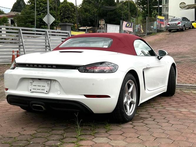 保时捷718有四座的吗／保时捷718有4座的吗