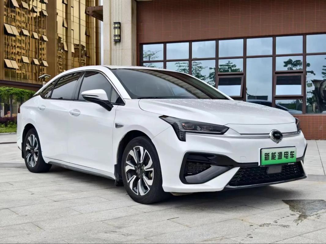 广汽埃安2021款,广汽埃安2021款开了四年感觉电池折半了