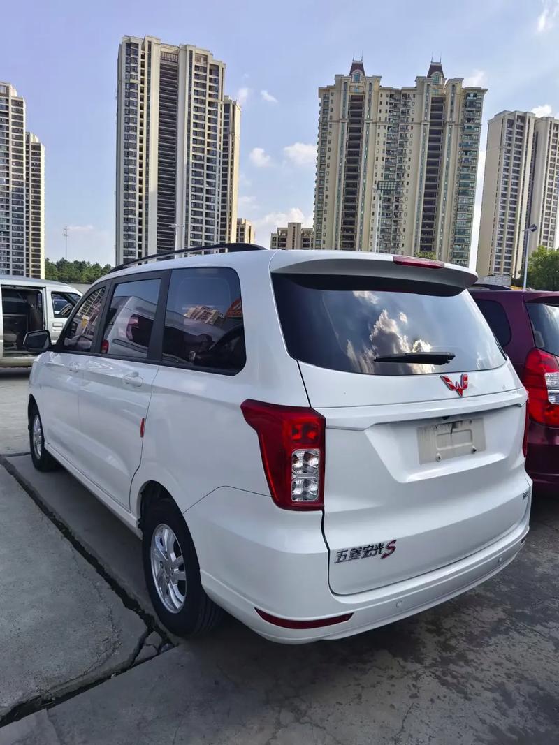 五菱宏光2020款／五菱宏光2020款15基本型能换装185轮胎吗？