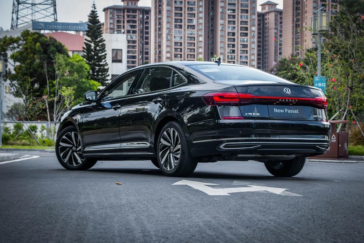 大众帕萨特最新版,大众帕萨特最新版图片